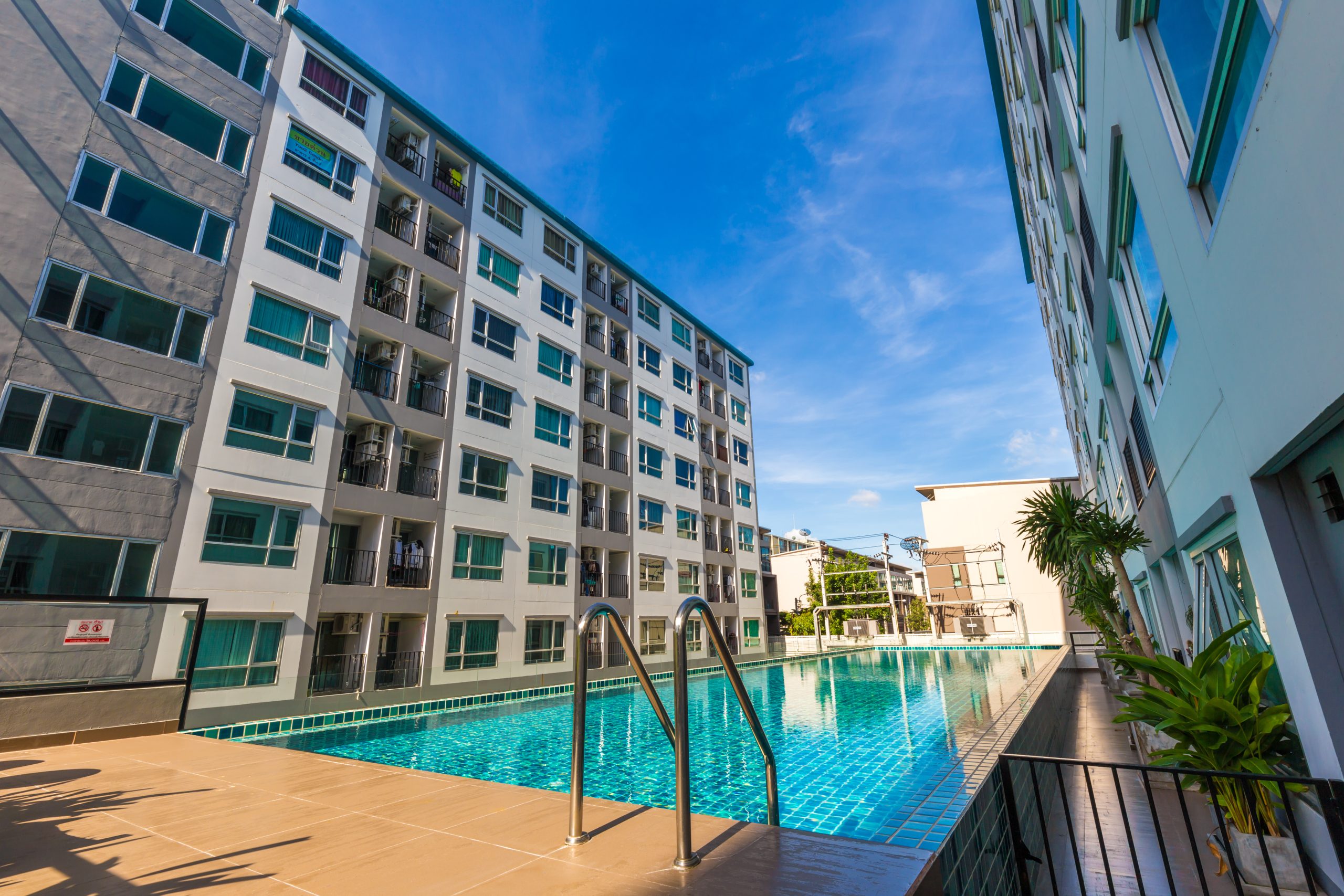 Bridge Loan vs SBA Loan for Hotels: Which Should You Choose?